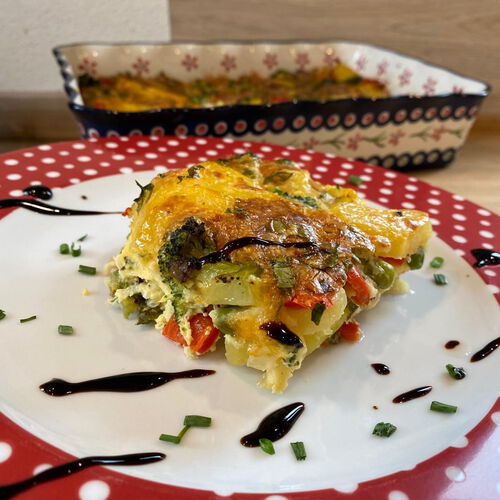 Auflauf Essen Gericht serviert auf Teller